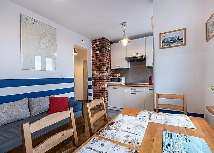 Marynarski Z Widokiem Na Morze Gdynia